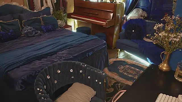 VanessaDoyle online show from 11/03/25, 06:42