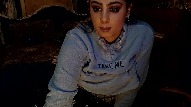 VanessaDoyle online show from 12/01/25, 07:24