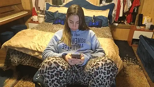 VanessaDoyle online show from 12/17/25, 03:40