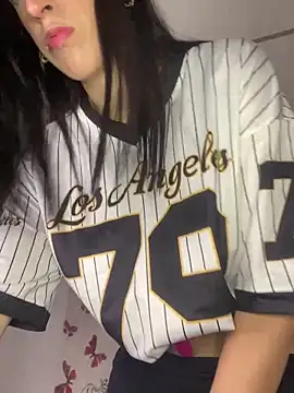 Snapshot of Amira_Milker chatting on 12/27/24, 03:37 Amira Milker online show from 12/27/24, 03:37