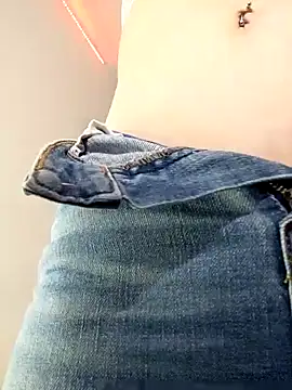 Snapshot of Amira_Milker chatting on 01/31/25, 02:07 Amira Milker online show from 01/31/25, 02:07