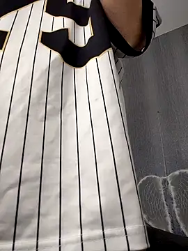 Snapshot of Amira_Milker chatting on 02/15/25, 07:50 Amira Milker online show from 02/15/25, 07:50