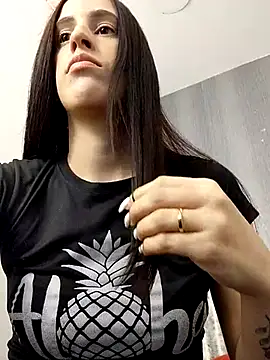 Snapshot of Amira_Milker chatting on 02/17/25, 12:59 Amira Milker online show from 02/17/25, 12:59