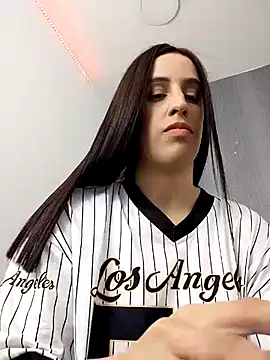 Snapshot of Amira_Milker chatting on 02/20/25, 01:30 Amira Milker online show from 02/20/25, 01:30