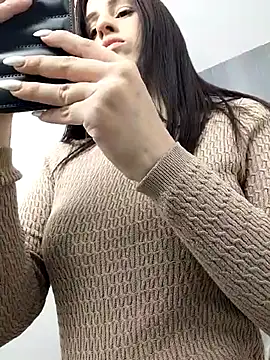 Snapshot of Amira_Milker chatting on 02/22/25, 03:36 Amira Milker online show from 02/22/25, 03:36