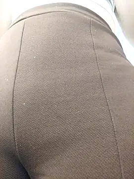 Snapshot of Amira_Milker chatting on 03/12/25, 01:30 Amira Milker online show from 03/12/25, 01:30