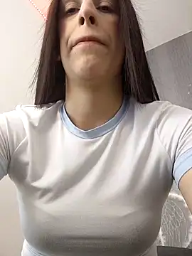 Snapshot of Amira_Milker chatting on 03/12/25, 08:41 Amira Milker online show from 03/12/25, 08:41