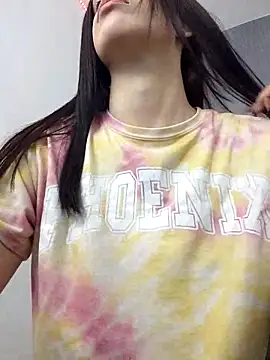 Snapshot of Amira_Milker chatting on 03/20/25, 12:43 Amira Milker online show from 03/20/25, 12:43