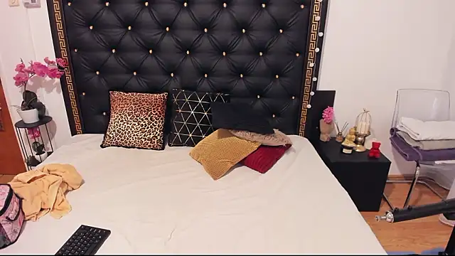 PreciousAillyn online show from 03/28/26, 06:02