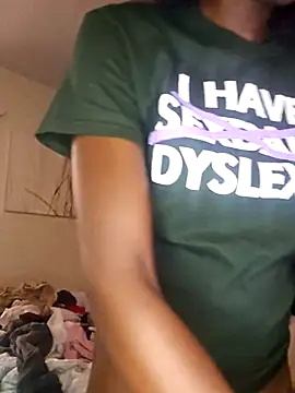 Snapshot of oliviaprettypussy chatting on 11/21/25, 02:16 oliviaprettypussy online show from 11/21/25, 02:16