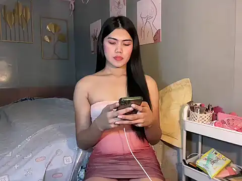 Delicate Savannah online show from 03/23/26, 11:58