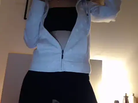 Snapshot of ocean_eyess_ chatting on 11/30/25, 06:56 ocean eyess online show from 11/30/25, 06:56