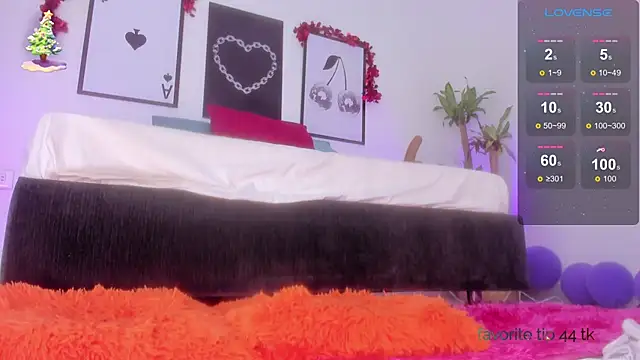 cloe 25 online show from 12/30/24, 02:09