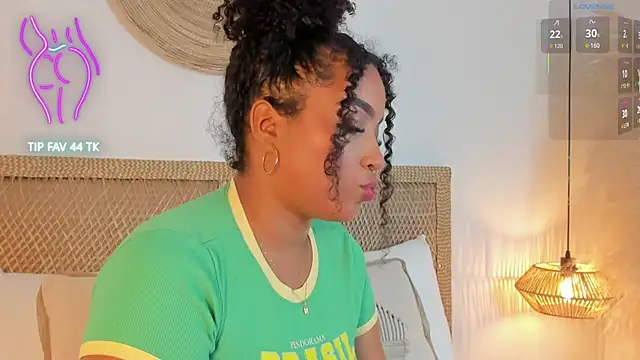 cloe 25 online show from 09/25/25, 02:04