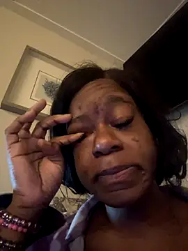 Snapshot of Tikalalin chatting on 09/29/25, 12:54 Tikalalin online show from 09/29/25, 12:54