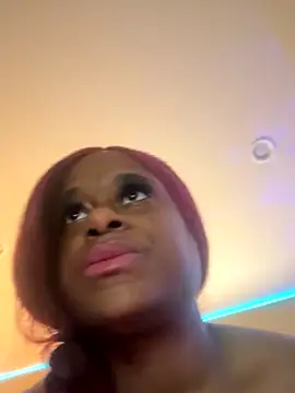 Snapshot of Tikalalin chatting on 10/25/25, 04:46 Tikalalin online show from 10/25/25, 04:46