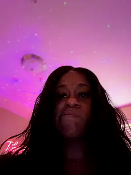 Snapshot of Tikalalin chatting on 11/14/25, 03:44 Tikalalin online show from 11/14/25, 03:44