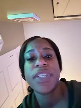 Snapshot of Tikalalin chatting on 01/11/26, 03:33 Tikalalin online show from 01/11/26, 03:33