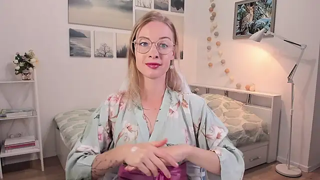 MissRightX online show from 09/17/25, 09:11