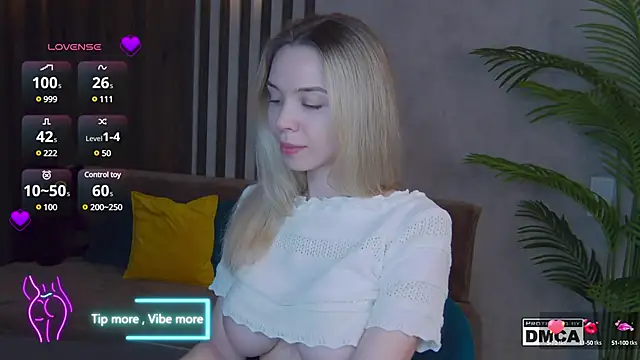 Holl1Would online show from 03/03/25, 06:37