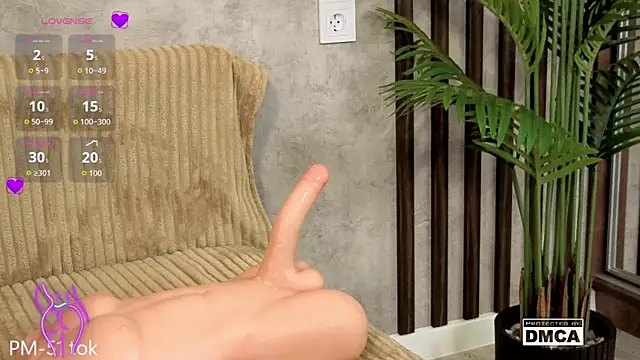 Holl1Would online show from 03/09/26, 07:56