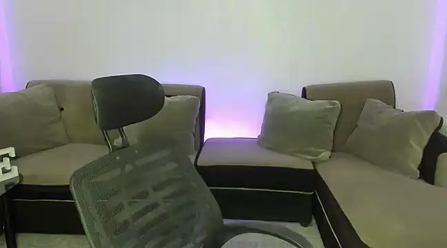 Snapshot of transbigcummer chatting on 02/25/25, 03:09 transbigcummer online show from 02/25/25, 03:09