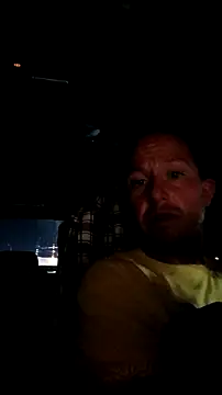 Snapshot of Roberts8inchcock chatting on 11/20/25, 05:18 Roberts8inchcock online show from 11/20/25, 05:18