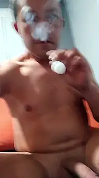 Snapshot of Roberts8inchcock chatting on 12/21/25, 09:38 Roberts8inchcock online show from 12/21/25, 09:38