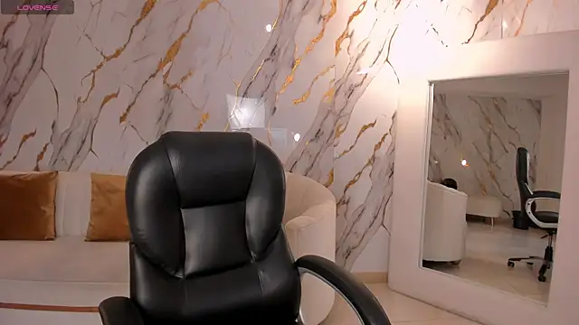 Snapshot of LexieWayne chatting on 02/15/26, 12:47 LexieWayne online show from 02/15/26, 12:47