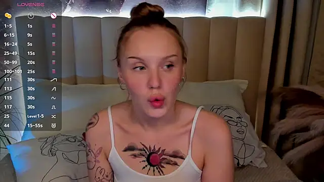 LianaFord online show from 02/04/25, 10:55