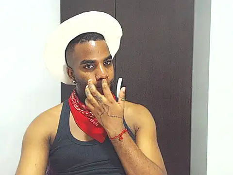 Snapshot of Rene_hotman chatting on 02/02/25, 01:45 Rene hotman online show from 02/02/25, 01:45