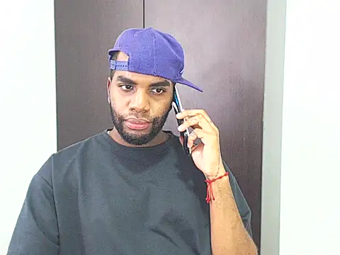 Snapshot of Rene_hotman chatting on 02/19/25, 07:27 Rene hotman online show from 02/19/25, 07:27
