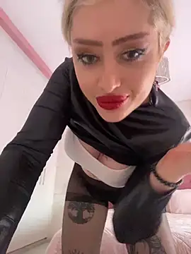 Snapshot of JennaLinn chatting on 02/04/25, 02:21 JennaLinn online show from 02/04/25, 02:21