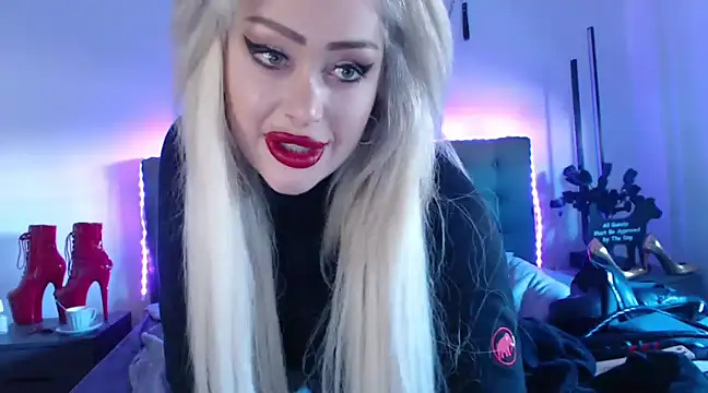 Snapshot of JennaLinn chatting on 02/24/25, 04:04 JennaLinn online show from 02/24/25, 04:04