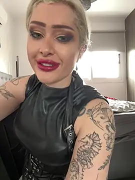 Snapshot of JennaLinn chatting on 03/05/25, 01:17 JennaLinn online show from 03/05/25, 01:17