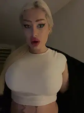 Snapshot of JennaLinn chatting on 03/18/25, 07:31 JennaLinn online show from 03/18/25, 07:31