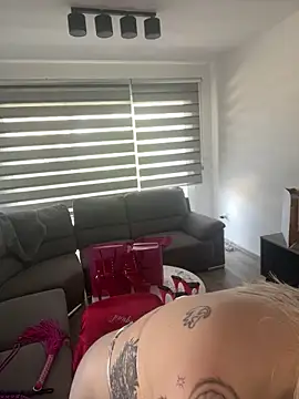 Snapshot of JennaLinn chatting on 09/14/25, 12:04 JennaLinn online show from 09/14/25, 12:04