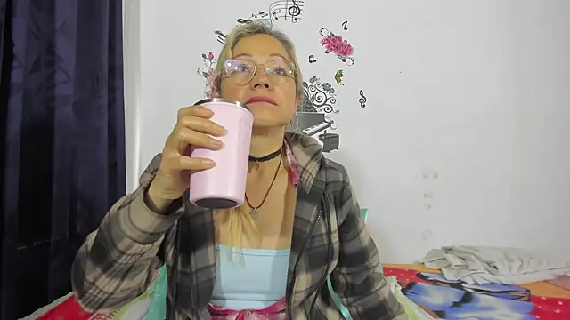 Snapshot of anthonela_mature_ chatting on 02/27/25, 02:10 anthonela mature online show from 02/27/25, 02:10