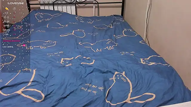 Snapshot of eva_zero chatting on 12/22/25, 02:47 eva zero online show from 12/22/25, 02:47