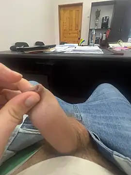 Snapshot of Vgma057 chatting on 01/04/25, 12:16 Vgma057 online show from 01/04/25, 12:16