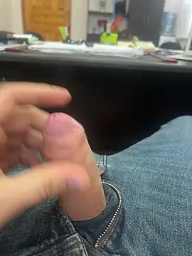 Snapshot of Vgma057 chatting on 11/09/25, 09:40 Vgma057 online show from 11/09/25, 09:40