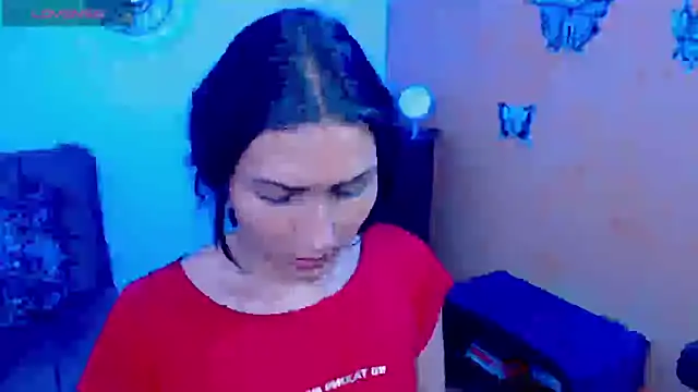 Snapshot of leah-666 chatting on 12/21/24, 01:21 leah-666 online show from 12/21/24, 01:21