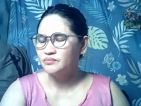 Snapshot of Amazing_Angel22 chatting on 06/15/26, 12:24 Amazing Angel22 online show from 06/15/26, 12:24