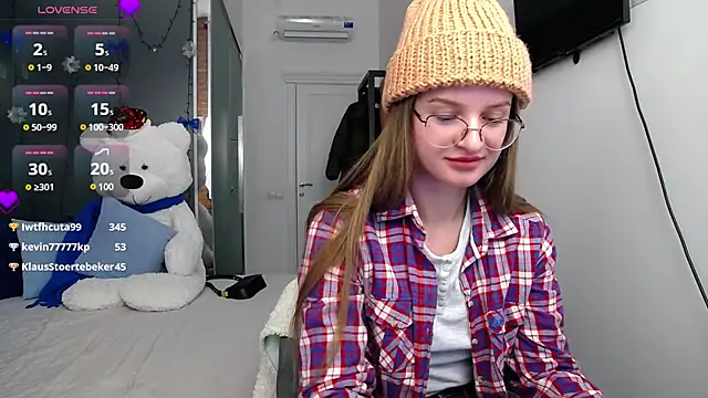 Snapshot of KateJonson chatting on 01/05/25, 11:59 KateJonson online show from 01/05/25, 11:59