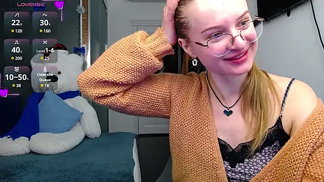 Snapshot of KateJonson chatting on 01/10/25, 12:58 KateJonson online show from 01/10/25, 12:58