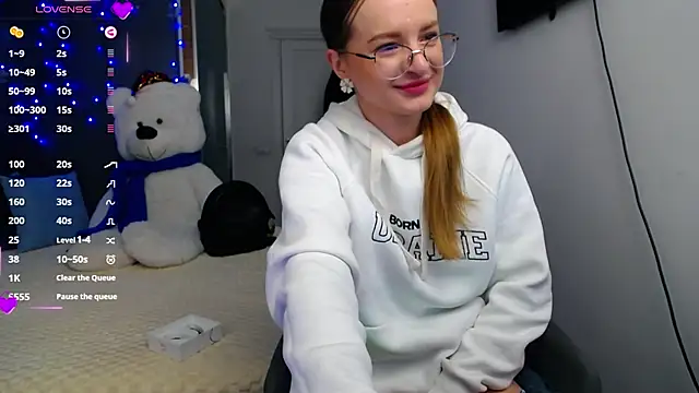 Snapshot of KateJonson chatting on 01/21/25, 08:19 KateJonson online show from 01/21/25, 08:19