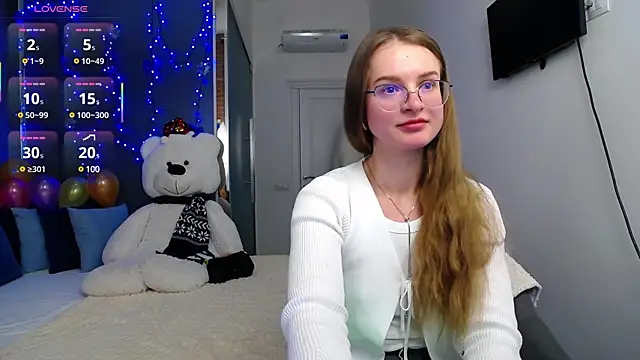 Snapshot of KateJonson chatting on 02/13/25, 02:09 KateJonson online show from 02/13/25, 02:09