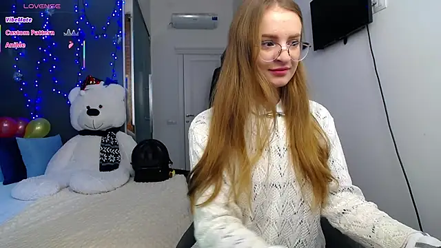 Snapshot of KateJonson chatting on 02/18/25, 07:43 KateJonson online show from 02/18/25, 07:43