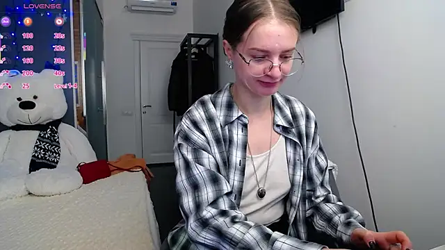 Snapshot of KateJonson chatting on 02/20/25, 07:23 KateJonson online show from 02/20/25, 07:23