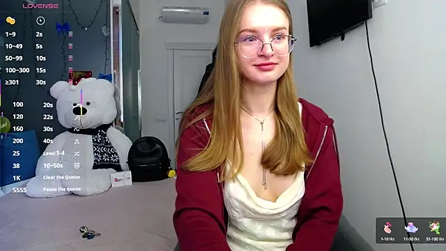 Snapshot of KateJonson chatting on 03/06/25, 07:47 KateJonson online show from 03/06/25, 07:47